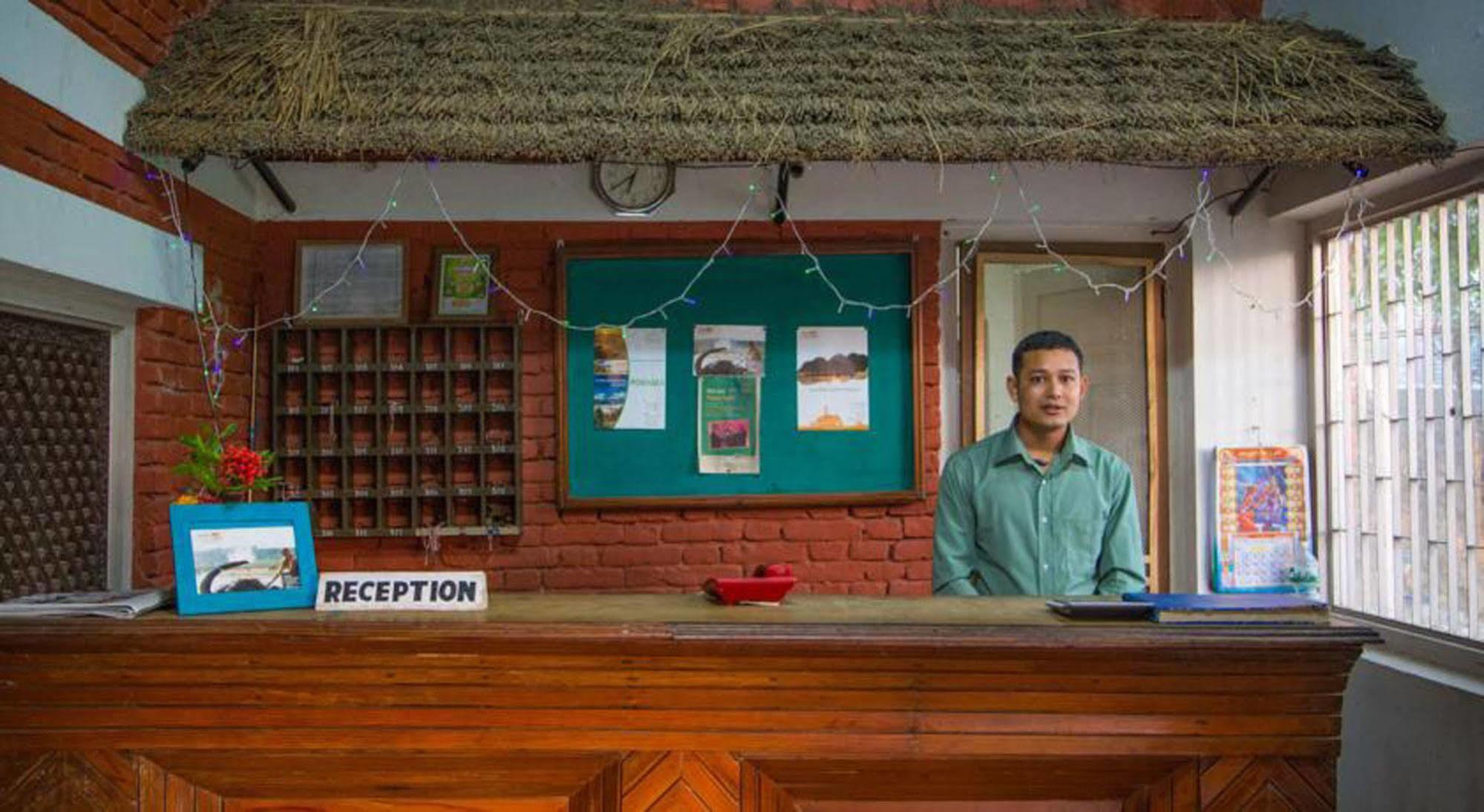 Chitwan Adventure Resort Sauraha Ngoại thất bức ảnh