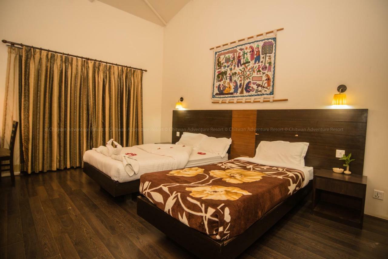 Chitwan Adventure Resort Sauraha Ngoại thất bức ảnh